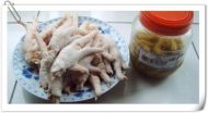 泡椒凤爪的做法步骤1