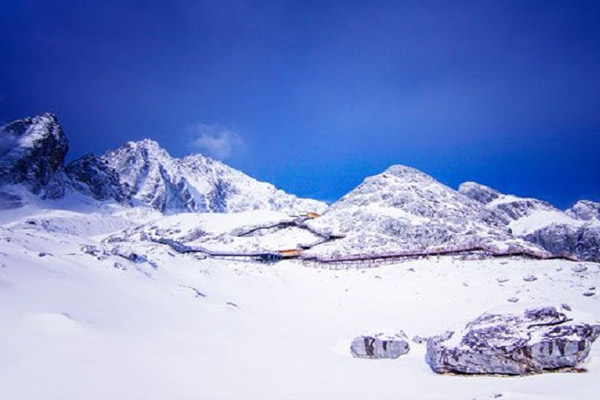 玉龙雪山海拔多少 玉龙雪山会有高原反应吗