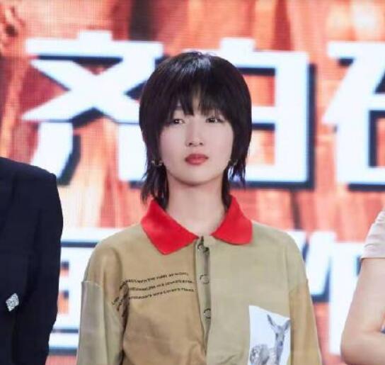 周冬雨戴了半年假发是怎么回事 周冬雨为什么戴了半年假发