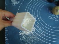 广式红豆沙月饼的做法步骤11