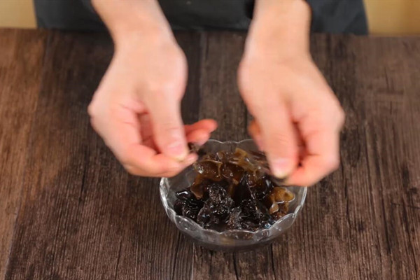 黑木耳凉拌怎么做 凉拌黑木耳的简单做法