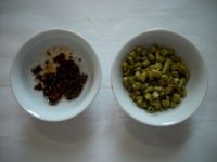 酸豆角蒜豉水面筋的做法步骤3