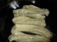 自制油条的做法步骤5