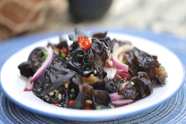 黑木耳凉拌怎么做 凉拌黑木耳的简单做法