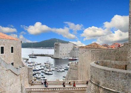 最适合一个人旅行的7个城市