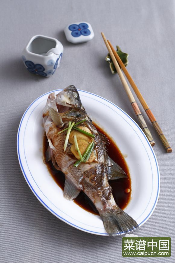柠香蒸鲈鱼