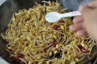 干煸黄豆芽的做法步骤9