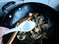 香辣蟹火锅的做法步骤15