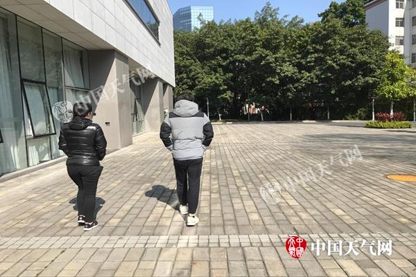 广东气温创新低，连山跌破零度超级冷！