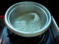 番茄温拌粉丝的做法步骤1