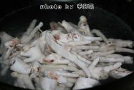 泡椒凤爪的做法步骤2