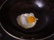 3分钟早餐--面包夹蛋的做法步骤1