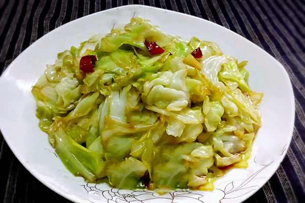 炒卷心菜的家常做法 炒卷心菜怎么做