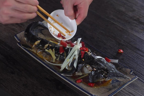 清蒸鲟鱼的做法 鲟鱼的家常做法