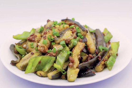 青椒肉沫烧茄子的做法 在家怎么做青椒肉沫烧茄子