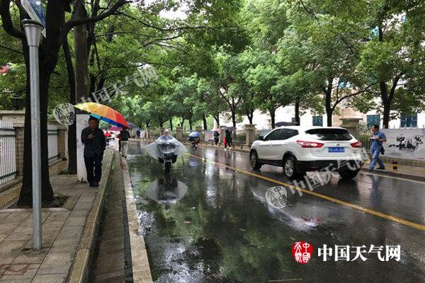 湖北气温低于20℃秋意浓 国庆之前雨暂歇