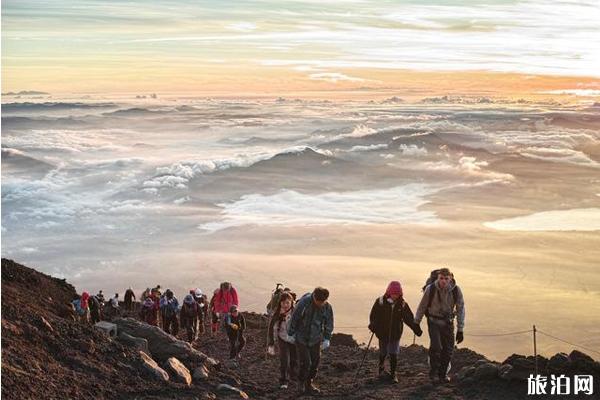 爬富士山需要准备什么 爬富士山需要准备什么