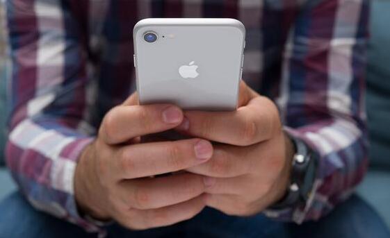 完全无孔的iPhone 12s曝光是怎么回事 iPhone 12S 的配置是什么