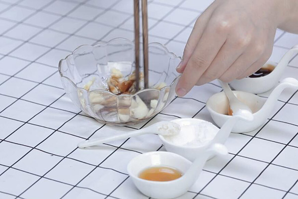 低脂凉拌菠菜的家常做法 低脂凉拌菠菜怎么做