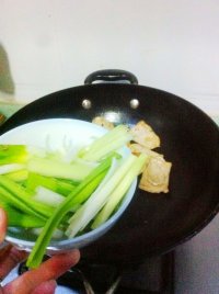 双味肉饼小炒的做法步骤6