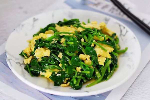 菠菜怎么做 菠菜炒鸡蛋的做法