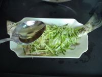 舌尖2美食 清蒸鲈鱼的做法步骤11