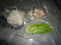 鱼蛋肉饼粿条汤的做法步骤1