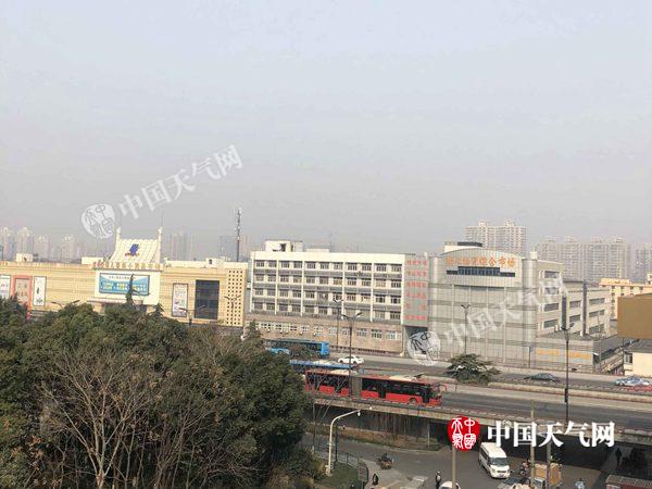 冷空气携大风降温“快闪” 周日起雨雪稀少