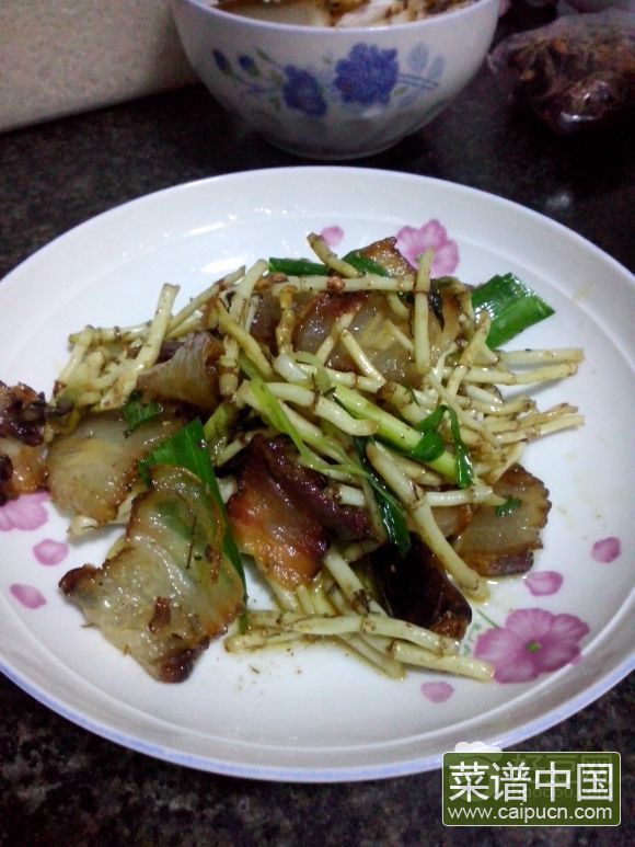 折耳根炒腊肉