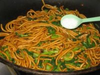 鸡毛菜肉丝炒面条的做法步骤13