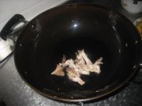 回锅肉炒蒜苔的做法步骤6