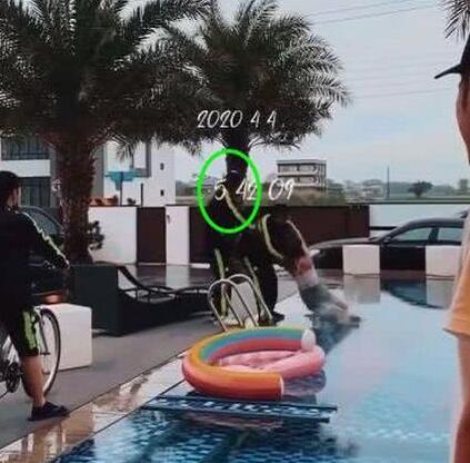 周扬青短发是怎么回事 周扬青短发是什么情况
