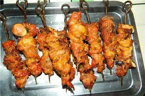 乌鲁木齐美食小吃有哪些 新疆乌鲁木齐的美食介绍