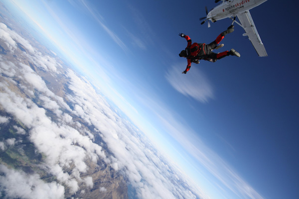 国内哪里可以跳伞 国内跳伞地方有哪些