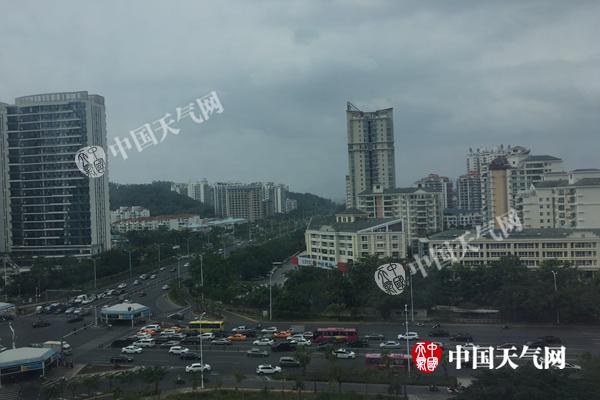 海南明天至8日强降雨来袭 周二雨势最强局地有特大暴雨