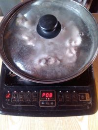 大骨头火锅的做法步骤3