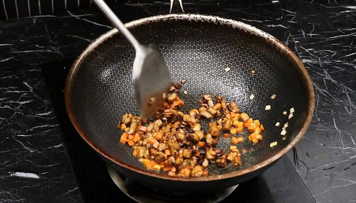 酱爆肉丁的家常做法 酱爆肉丁怎么做好吃