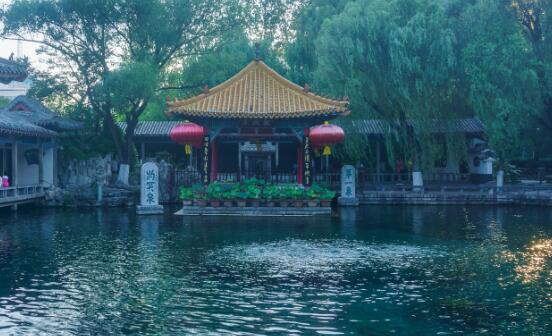 近期山东降雨为趵突泉“解渴” 目前仍处于橙色警戒线以内