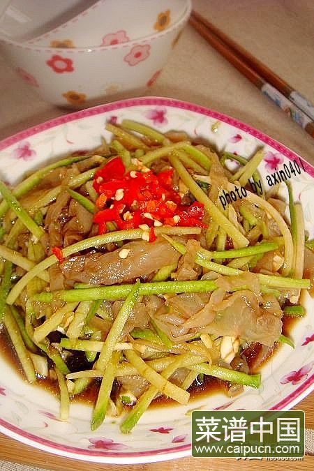 萝卜丝拌海蜇