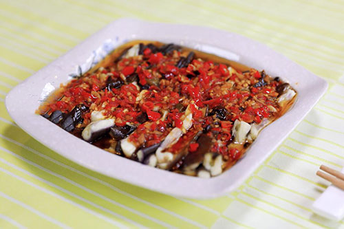 剁椒拌茄子的做法 家常剁椒拌茄子怎么做