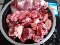 牛肉炖萝卜的做法步骤1