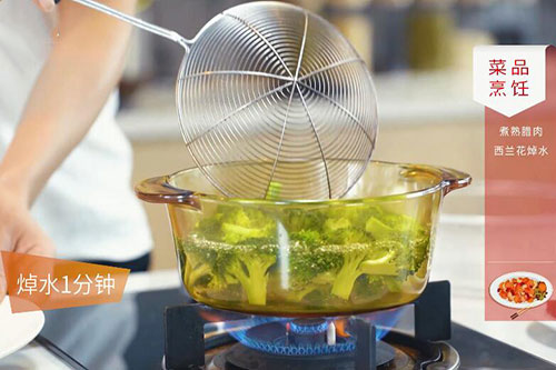 腊肉小炒西兰花的做法 腊肉小炒西兰花怎么做