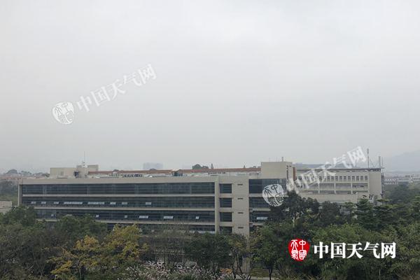 广东今日降温6-10℃ 明起较强冷空气携风雨降温再袭
