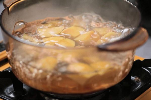 黄桃罐头怎么做 黄桃罐头的做法