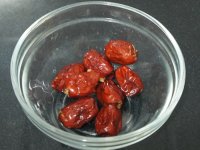阿胶红枣鸡蛋汤的做法步骤2
