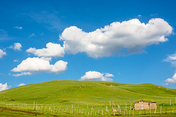 乌鲁木齐到伊犁要多久 乌鲁木齐到伊犁有多远