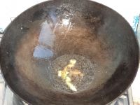 蘑菇炒木耳的做法步骤5