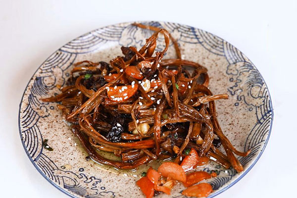 怎么做干煸茶树菇 干煸茶树菇的家常做法