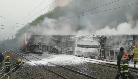 京广铁路湖南郴州段线路塌方