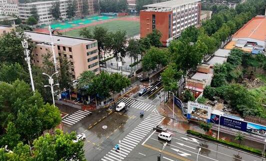 气象局启动气象灾害(暴雨)Ⅲ级应急响应 本周北方多地雨势猛烈